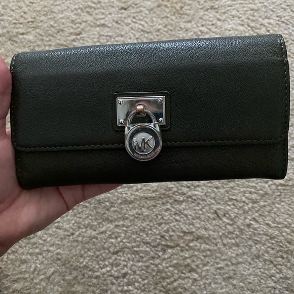Michael Kors Handbags - Michel Kors Wallet